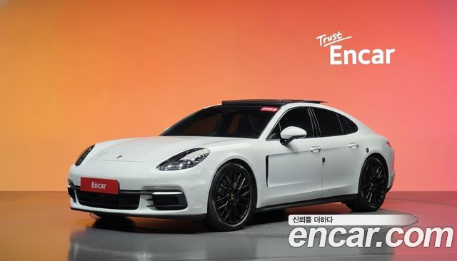 Porsche Panamera 3.0 AWD — пробег 122 082 км — фото 1 из 5
