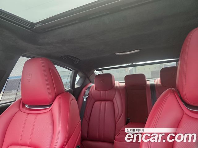 Maserati Quattroporte S Q4 3.0 V6 Gransport — пробег 74 000 км — фото 4 из 5