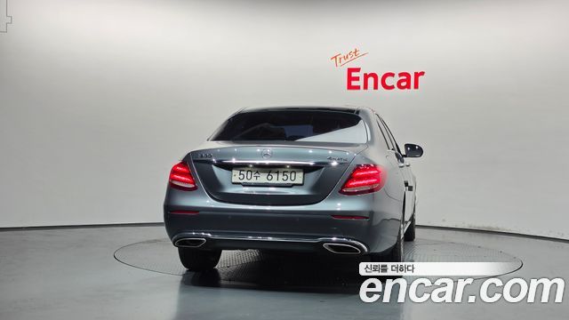 Mercedes-Benz E-Class E300 4MATIC Avnatgarde — пробег 81 259 км — фото 4 из 5