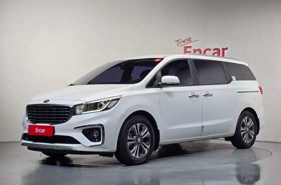 Kia Carnival 9-Seater Luxury — пробег 132 420 км — фото 1 из 5