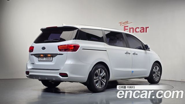 Kia Carnival 9-Seater Luxury — пробег 132 420 км — фото 2 из 5