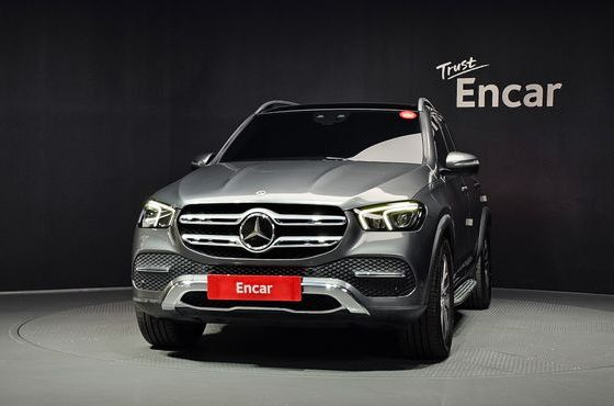Mercedes-Benz GLE-Class GLE300d 4MATIC — пробег 65 523 км — фото 3 из 5