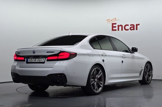 BMW 5-Series M550i xDrive — пробег 39 721 км — фото 2 из 5