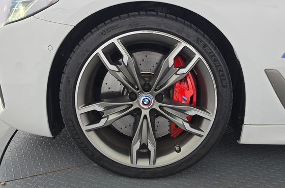 BMW 5-Series M550i xDrive — пробег 39 721 км — фото 5 из 5
