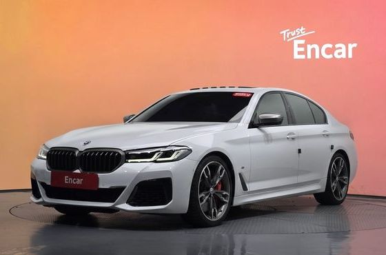 BMW 5-Series M550i xDrive — пробег 39 721 км — фото 1 из 5