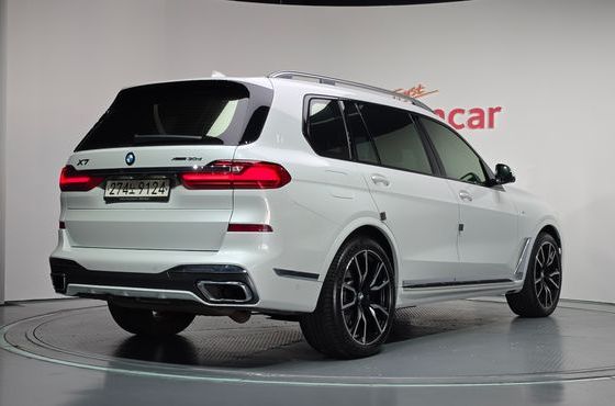BMW X7 xDrive 30d M Sport 6 STR — пробег 75 571 км — фото 2 из 5