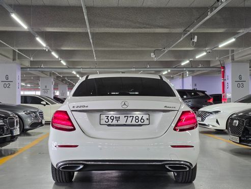Mercedes-Benz E-Class E220d 4MATIC Avantgarde — пробег 141 382 км — фото 3 из 5