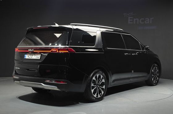 Kia Carnival Diesel 7-Seater Signature — пробег 10 928 км — фото 2 из 5