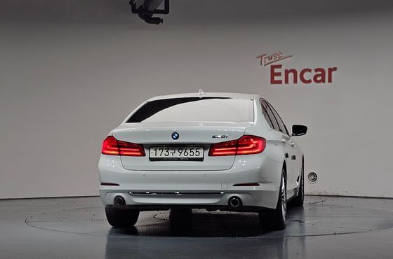 BMW 5-Series 520i Luxury — пробег 85 000 км — фото 4 из 5
