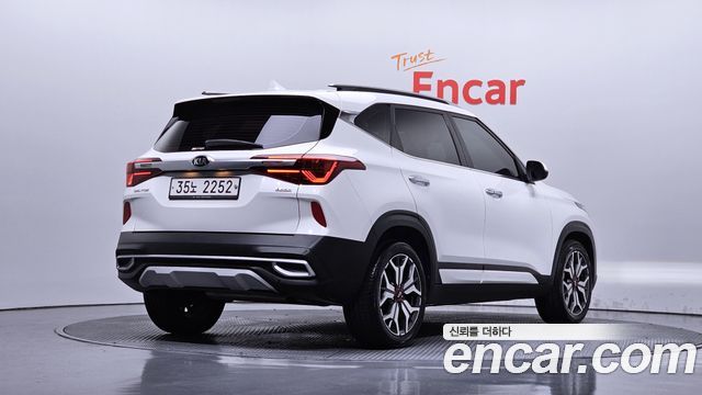 Kia Seltos из Кореи Encar