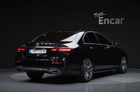 Mercedes-Benz E-Class E220d 4MATIC AMG Line — пробег 73 552 км — фото 2 из 5