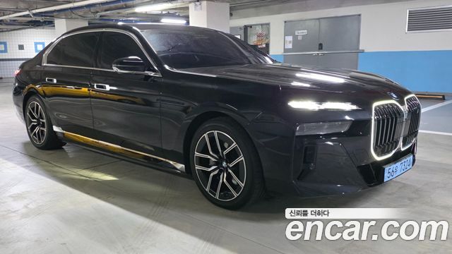 BMW i7 eDrive 50 M Sport — пробег 10 298 км — фото 2 из 5