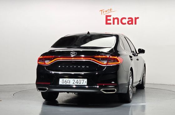 Hyundai Grandeur 2.2 Diesel Premium — пробег 100 233 км — фото 4 из 5