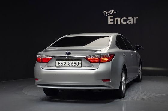 Lexus ES Executive XV60 — пробег 282 625 км — фото 4 из 5