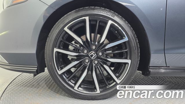 Honda Accord 2.0 Hybrid Touring — пробег 26 808 км — фото 5 из 5