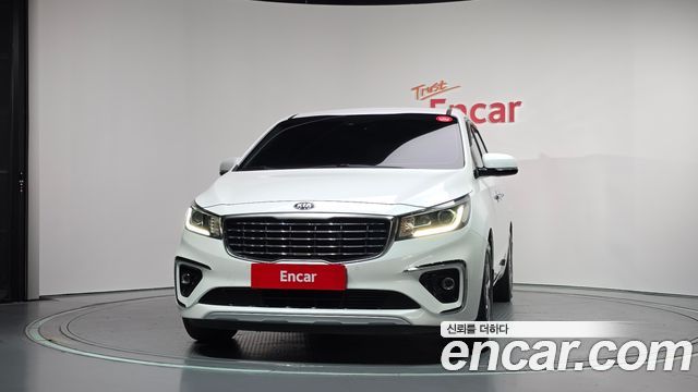 Kia Carnival 9-Seater Prstige — пробег 87 304 км — фото 3 из 5