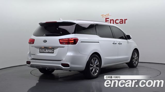 Kia Carnival Gasoline 9-Seater Prestige — пробег 73 480 км — фото 2 из 5
