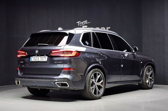 BMW X5 xDrive 40i M Sport — пробег 106 951 км — фото 2 из 5