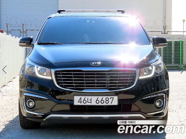 Kia Carnival 9-Seater Noblesse Special — пробег 181 259 км — фото 1 из 2