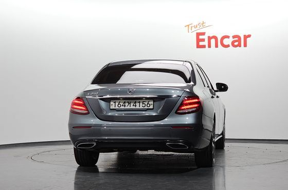 Mercedes-Benz E-Class E250 Avantgarde — пробег 112 438 км — фото 4 из 5