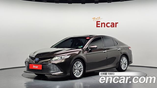 Toyota Camry 2.5 XLE Hybrid — пробег 86 561 км — фото 1 из 5