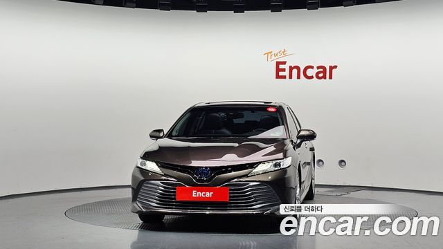 Toyota Camry 2.5 XLE Hybrid — пробег 86 561 км — фото 3 из 5