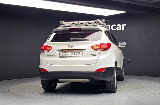 Hyundai Tucson Diesel 2WD LX20 Smart-Pack — пробег 183 988 км — фото 4 из 5