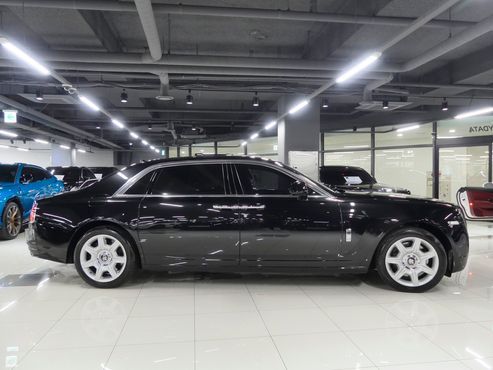 Rolls-Royce Ghost 6.6 EWB V12 — пробег 25 800 км — фото 2 из 5