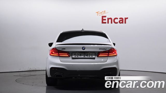 BMW 5-Series 520d xDrive M Sport Package Plus — пробег 98 584 км — фото 4 из 5