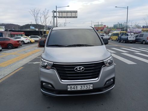 Hyundai Starex Van 5-Seater Smart — пробег 30 970 км — фото 1 из 5
