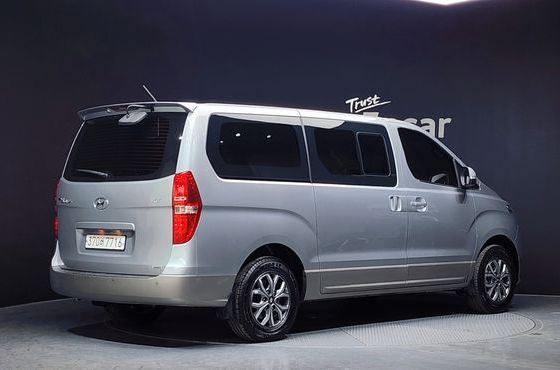 Hyundai Starex 4WD Urban 9-Seater Premium Special — пробег 181 369 км — фото 2 из 5