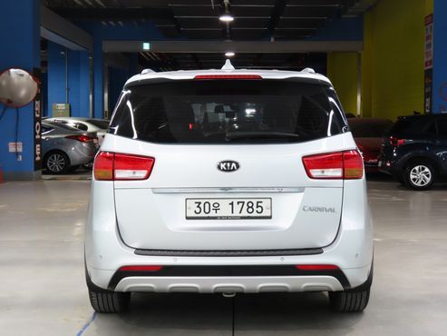 Kia Carnival 9-seater Prestige — пробег 135 265 км — фото 3 из 5
