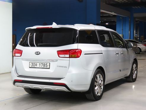 Kia Carnival 9-seater Prestige — пробег 135 265 км — фото 4 из 5