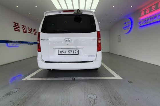 Hyundai Starex 3-Seater VAN CVX Luxury — пробег 180 373 км — фото 4 из 5