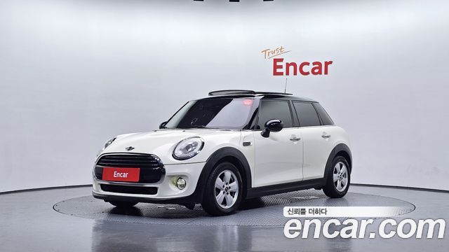 Mini Cooper 5Door Mid 3rd — пробег 152 406 км — фото 1 из 5