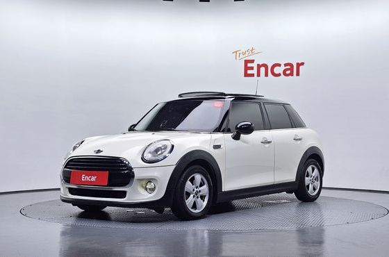Mini Cooper 5Door Mid 3rd — пробег 152 406 км — фото 1 из 5