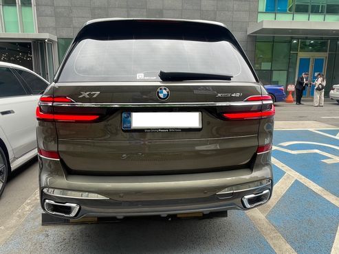BMW X7 xDrive 40i M Sport 7STR — пробег 4 000 км — фото 4 из 5