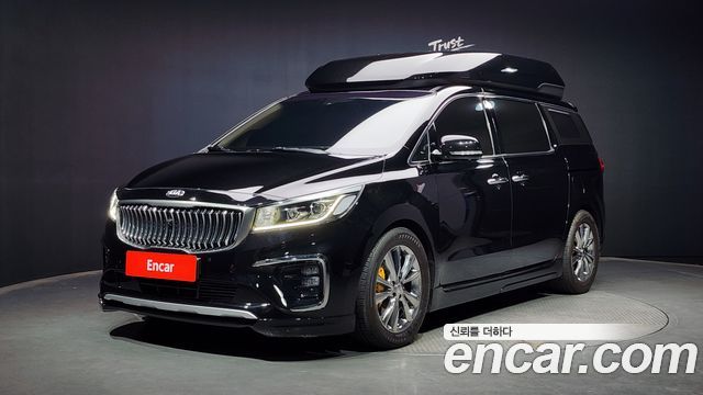 Kia Carnival Gasoline 7-Seater Hi-Limousine President — пробег 60 913 км — фото 1 из 5