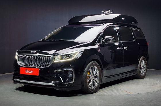 Kia Carnival Gasoline 7-Seater Hi-Limousine President — пробег 60 913 км — фото 1 из 5