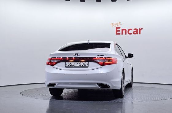 Hyundai Grandeur Premium — пробег 101 281 км — фото 4 из 5