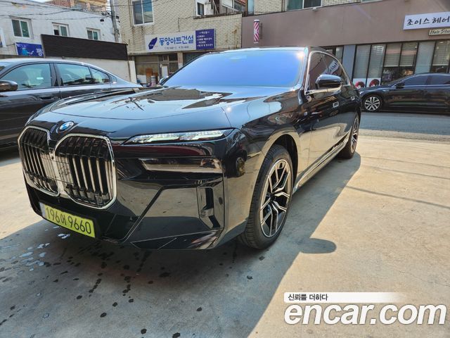 BMW 7-Series 740d xDrive M Sport — пробег 700 км — фото 2 из 5