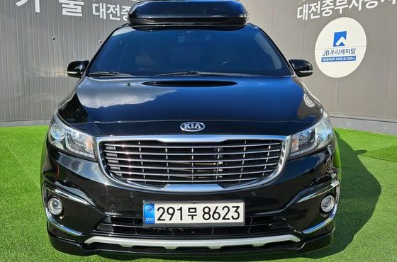 Kia Carnival 9-seater Hi-Limousine Luxury — пробег 132 857 км — фото 1 из 5