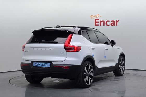 Volvo XC40 Twin Ultimate — пробег 93 160 км — фото 2 из 5