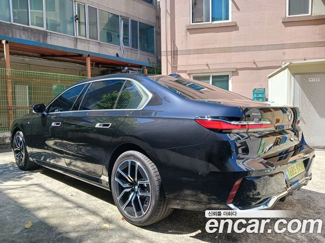 BMW 7-Series 740d xDrive M Sport — пробег 2 354 км — фото 5 из 5
