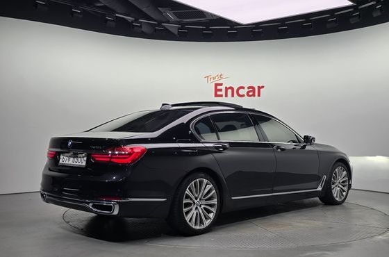 BMW 7-Series 750Li xDrive Prestige — пробег 106 073 км — фото 2 из 5