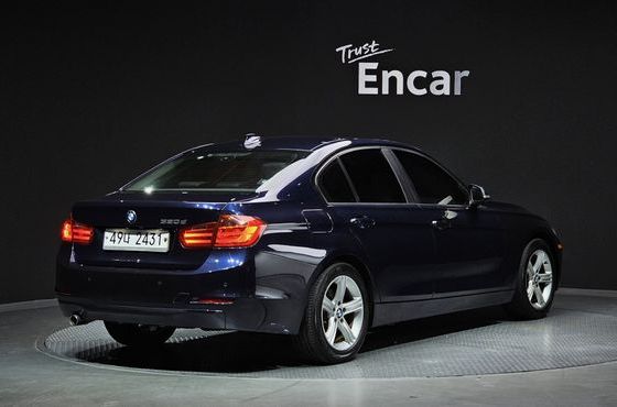 BMW 3-Series 320d — пробег 136 250 км — фото 2 из 5