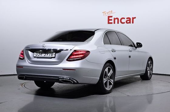 Mercedes-Benz E-Class E220d Avantgarde — пробег 49 340 км — фото 2 из 5