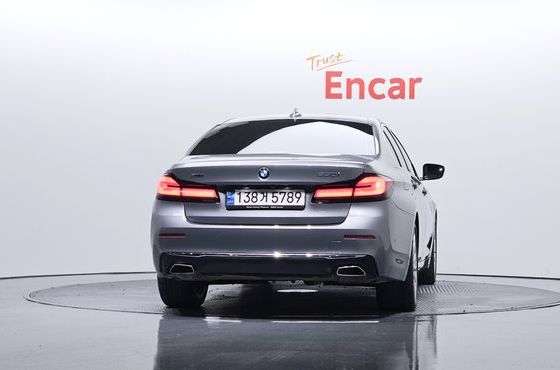 BMW 5-Series 530i xDrive Luxury — пробег 48 405 км — фото 4 из 5