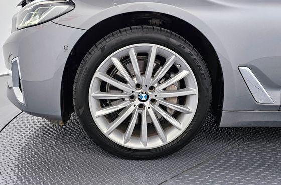 BMW 5-Series 530i xDrive Luxury — пробег 48 405 км — фото 5 из 5