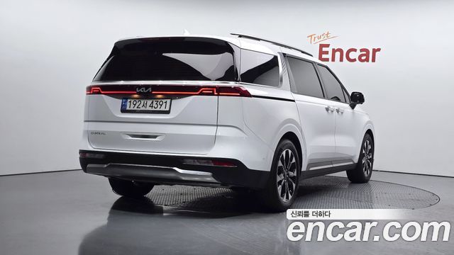 Kia Carnival 9-Seater Signature — пробег 17 277 км — фото 2 из 5